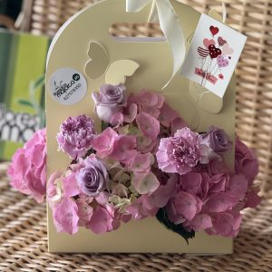 Mariposas con flores